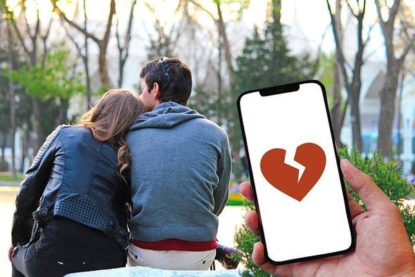 Site de rencontre quand on est en couple : est-ce une bonne idée?