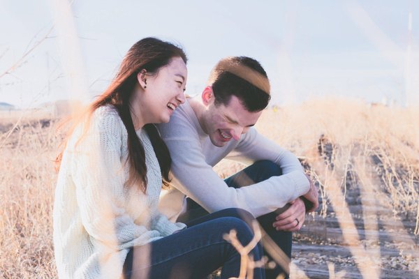 Comment vivre une relation à distance grâce aux sites de rencontre ?